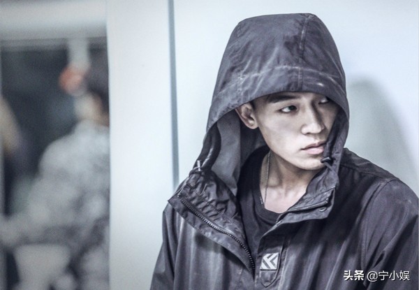 誰說年輕人難演硬漢？這6位接班人，個個戲外低調，戲裡實力不凡