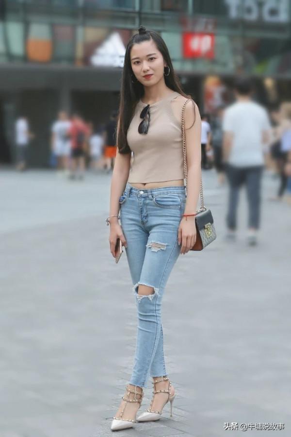 街頭悠閒 墨鏡搶眼