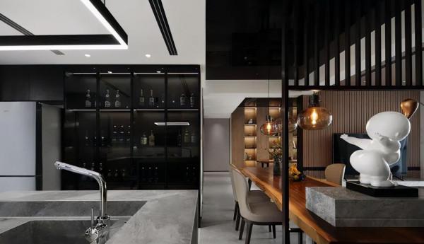 140㎡整出70㎡收納空間,還有超大落地窗,從早美到晚 140㎡整出70㎡收納空間,還有超大落地窗,從早美到晚