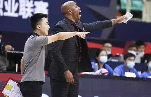 昨晚北控憑藉老將張帆和小將馬泳的三分雨，以105：95戰勝山東隊