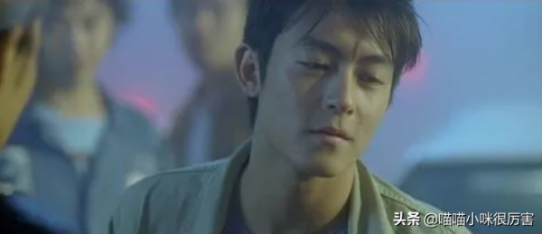 年輕時英俊瀟灑，老了卻醜的各有千秋，這8位男明星，好可惜