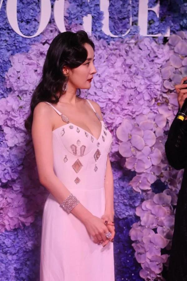 女星的時尚現場，大冪冪是必不可缺的