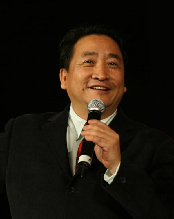 侯耀文去世14年，三段波折情事，最後的女友為何沒分到一點遺產？