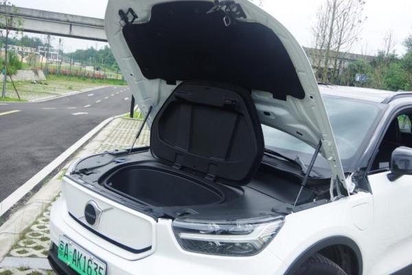 試駕沃爾沃XC40-P8:通電才是“北歐豪華”,但安全還是“老梗” 試駕沃爾沃XC40-P8:通電才是“北歐豪華”,但安全還是“老梗”