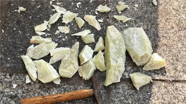 從羊脂白玉到五彩斑斕！原來有色玉種也能成為藏家的心頭好