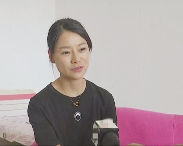 2019年，安徽孝子王恆傑，高考後跪地謝母，主動放棄985大學