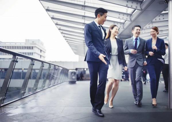 女人有小黑裙,男人有什麼? 女人有小黑裙,男人有什麼?