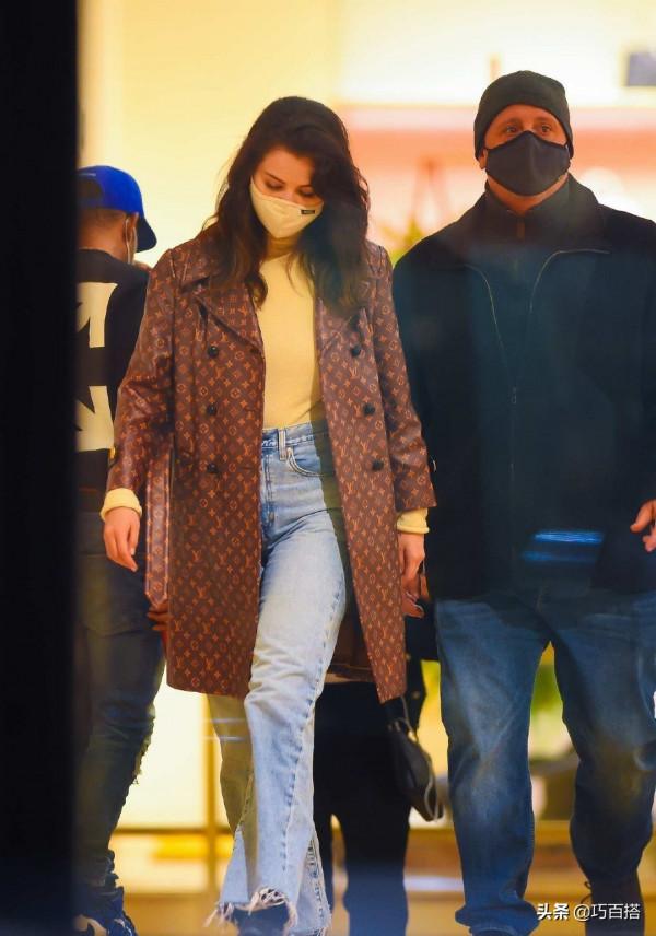 拜託!別再說賽琳娜不會穿衣了,近期私服隨手一拍就是大片 拜託!別再說賽琳娜不會穿衣了,近期私服隨手一拍就是大片