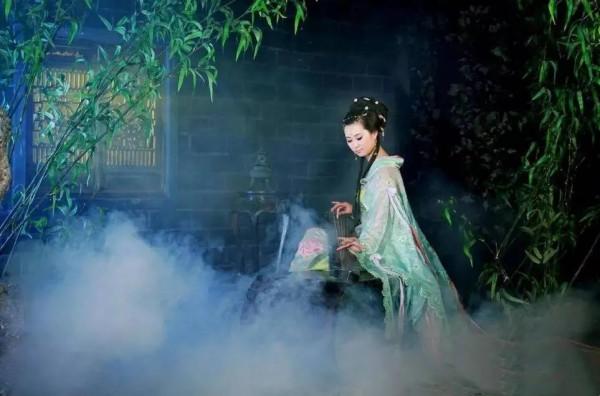 女子帶情郎私奔遭暗算,和尚救人墜井被冤,縣令明察終破疑案 女子帶情郎私奔遭暗算,和尚救人墜井被冤,縣令明察終破疑案