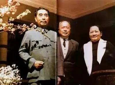 1976年1月8日，敬愛的周總理與世長辭，他一生為國為民，鞠躬盡瘁