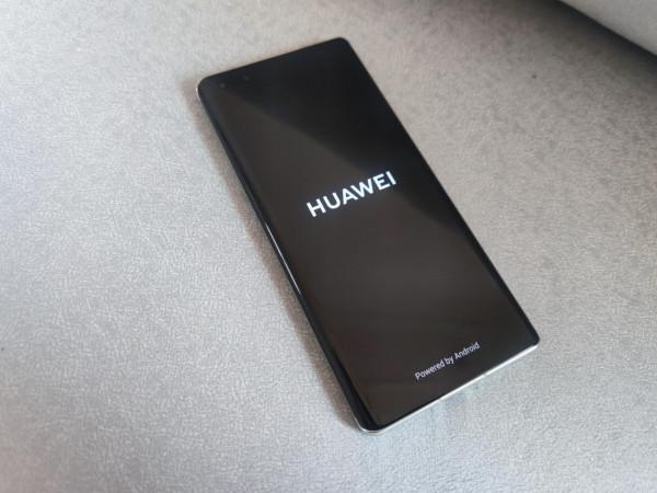 幸福來得太突然！華為5G旗艦現貨，麒麟9000+256GB，售價6799元