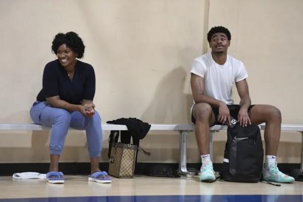 穿24號的得分後衛！模板庫裡，擅長砍分，籃網這次撿到寶了