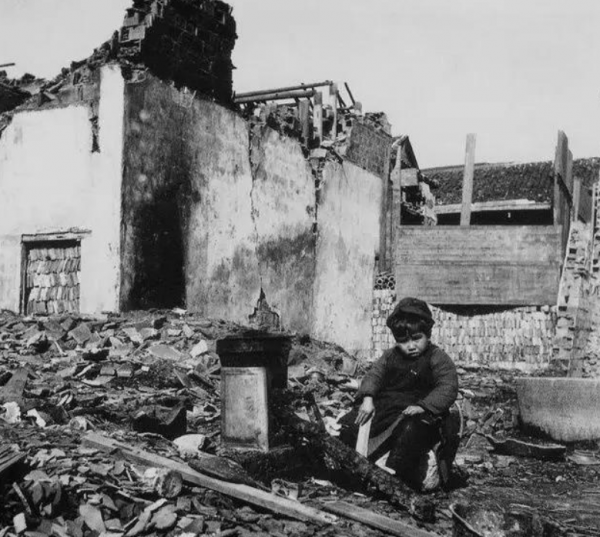 1938年,因譯電員一字之差,3萬人葬身火海,3位高階軍官被處死刑 1938年,因譯電員一字之差,3萬人葬身火海,3位高階軍官被處死刑