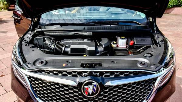 空間和配置不輸豐田埃爾法，新款別克GL8艾維亞更值得買嗎？