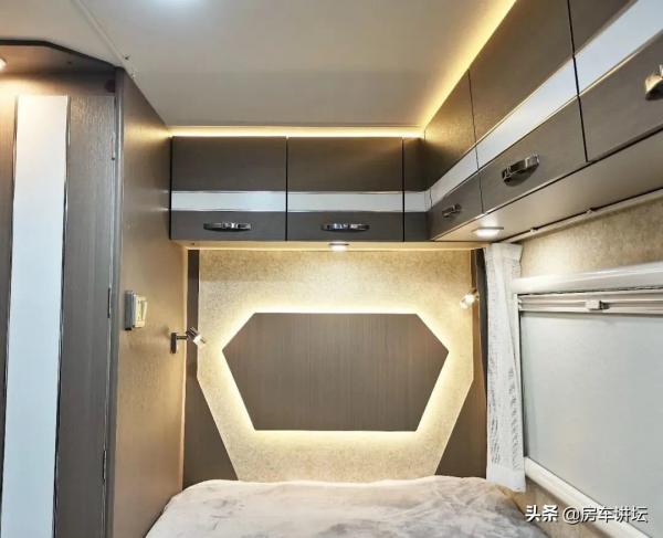 “風華”的內飾卓越的品質,宇通C530是四人出行首選車型 “風華”的內飾卓越的品質,宇通C530是四人出行首選車型