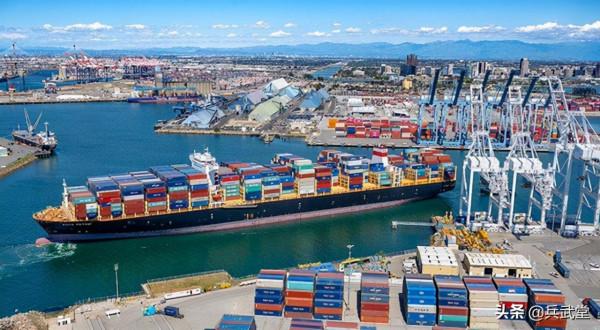 西方有多缺物資?英國超市用圖片假裝蔬菜,欲派國民警衛隊卸貨 西方有多缺物資?英國超市用圖片假裝蔬菜,欲派國民警衛隊卸貨