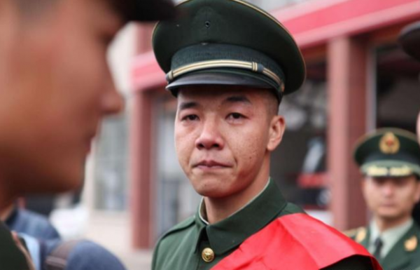 40萬退伍費和編制崗位，該怎麼選？軍人的答案出奇一致