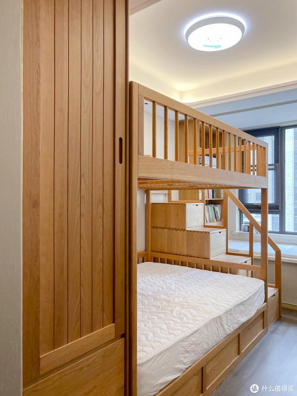 8㎡書房兩面書牆，9㎡兒童房上下鋪衣櫃，小空間利用典範