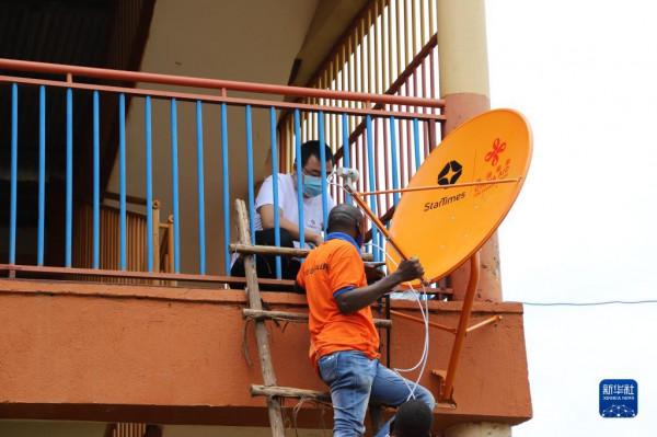 中國援非“萬村通”專案讓烏干達村民“與世界相連” 中國援非“萬村通”專案讓烏干達村民“與世界相連”