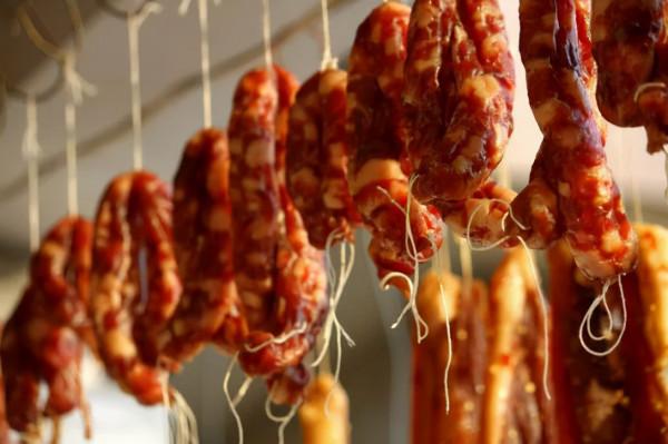 30年肉店老闆教你在家做灌香腸，做法簡單，一次就成功
