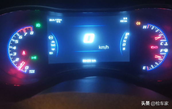 啥來頭?這輛JEEP大切諾基開了8年還能賣45萬!買家:車主被坑了 啥來頭?這輛JEEP大切諾基開了8年還能賣45萬!買家:車主被坑了