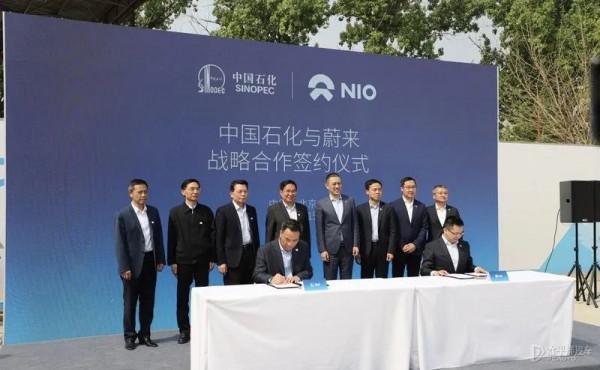 賽力斯問界M5或將由華為親自設計規劃;阿維塔引入寧德時代等增資;訊息稱東風或退出東風悅達起亞;比亞迪漢十月銷量過萬丨智駕晚報 賽力斯問界M5或將由華為親自設計規劃;阿維塔引入寧德時代等增資;訊息稱東風或退出東風悅達起亞;比亞迪漢十月銷量過萬丨智駕晚報