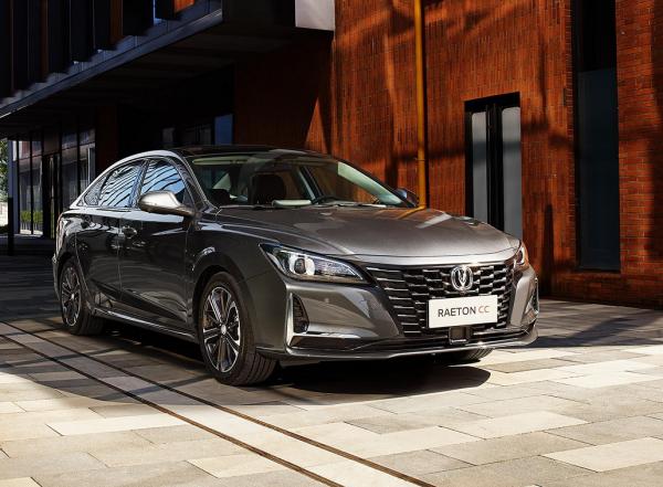 長安釋出全新“藍鯨版”轎車！車長4.8米+188動力，售9.79萬起