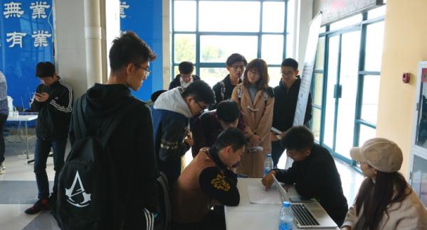 華為校招名單釋出,52所高校榜上有名,雙非學子也有機會拿高薪 華為校招名單釋出,52所高校榜上有名,雙非學子也有機會拿高薪