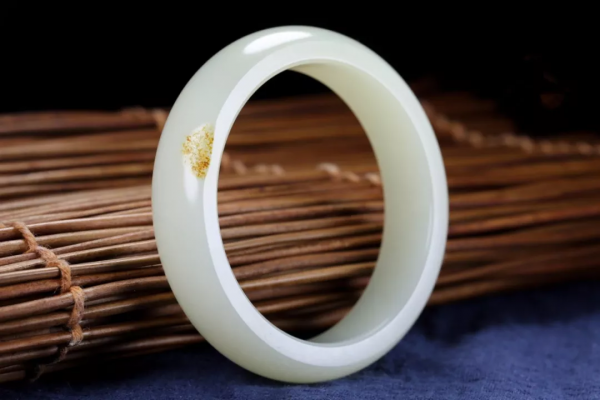 工藝簡單，售價昂貴！這樣的和田玉真賺錢