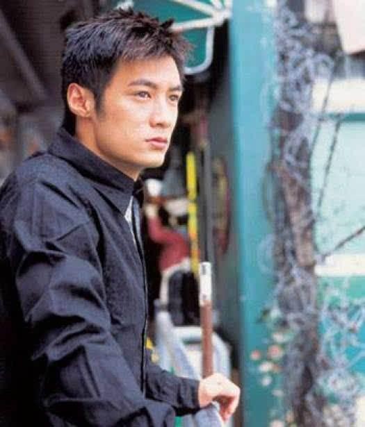 余文樂“毀滅史”,他的故事遠比你想象的要“渣” 余文樂“毀滅史”,他的故事遠比你想象的要“渣”