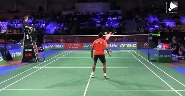 羽毛球單打步法總則和三分則，在保持重心前提下，使重心位移最少