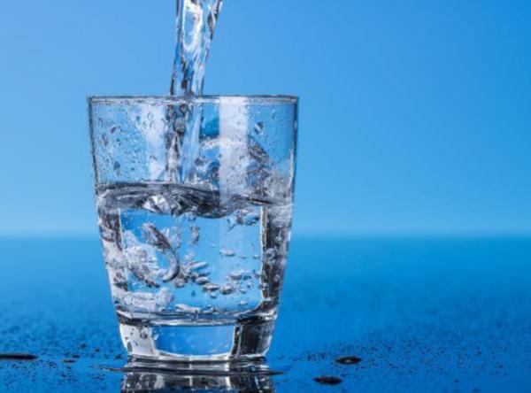 晨起喝一杯溫開水，等於喝細菌？還不清楚的，醫生告訴你真相