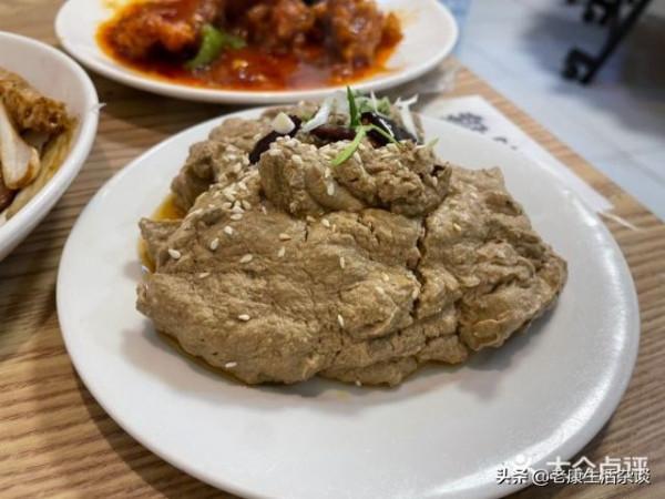 藏在法源寺附近的衚衕餐廳，店名寫著商店，卻一直開了好多年