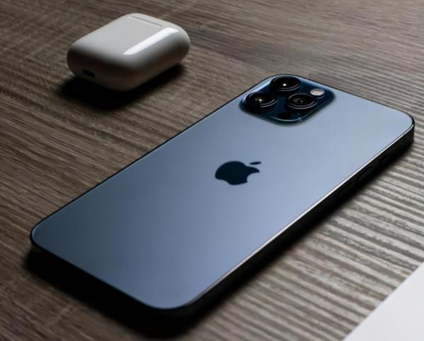 蘋果公司:為了造福地球,我們將免費回收你們手中的蘋果手機 蘋果公司:為了造福地球,我們將免費回收你們手中的蘋果手機