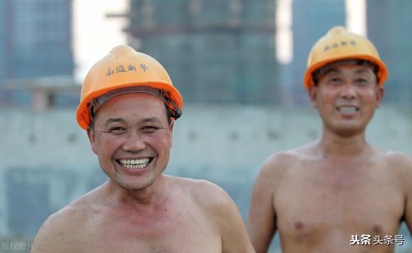 打工掙錢，農民工太矛盾，一邊是家庭，一邊是生活，鄉愁成了心病