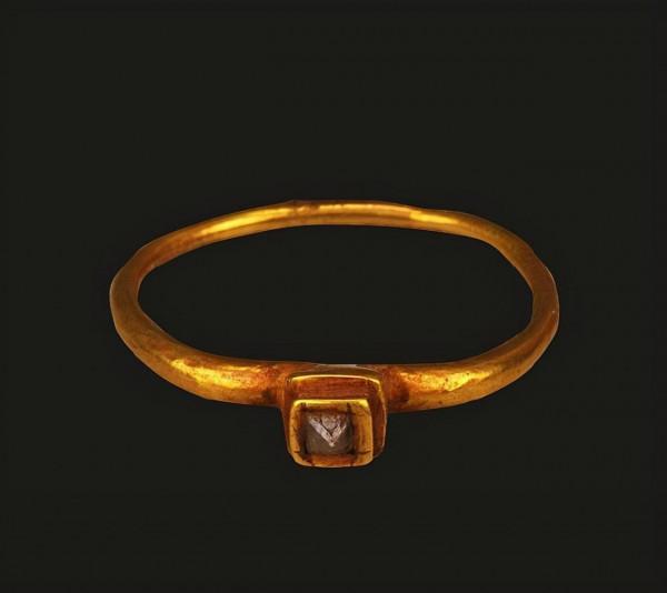 我國千年前的鑽石戒指,其主人乃頂級門閥,時間塵封不了它的光彩 我國千年前的鑽石戒指,其主人乃頂級門閥,時間塵封不了它的光彩