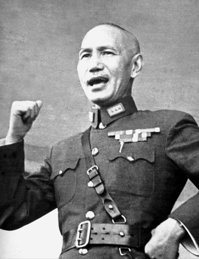 豫東戰役我軍身陷重圍，粟裕大將兩變戰術殲敵9萬，活捉區壽年