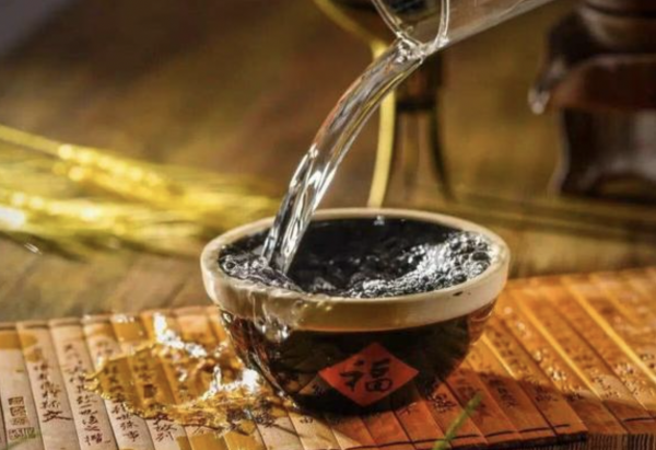 白酒是&OpenCurlyDoubleQuote;毒酒&rdquo;，不僅有害健康還會致癌？白酒究竟還能不能喝了？