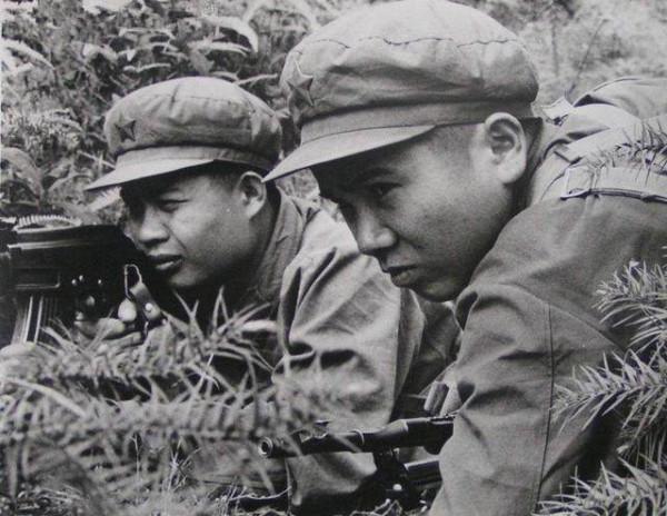 輕武器打不下敵軍碉堡,連隊召開緊急會議,打四個碉堡用四種打法 輕武器打不下敵軍碉堡,連隊召開緊急會議,打四個碉堡用四種打法