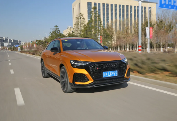 牛X評測：實測奧迪RSQ8，3&period;6秒破百的SUV能否稱之為&OpenCurlyDoubleQuote;最強&rdquo;？