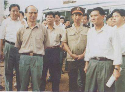 他51歲任廣東省委書記，66歲任人大副委員長，功勳卓越，享年67歲