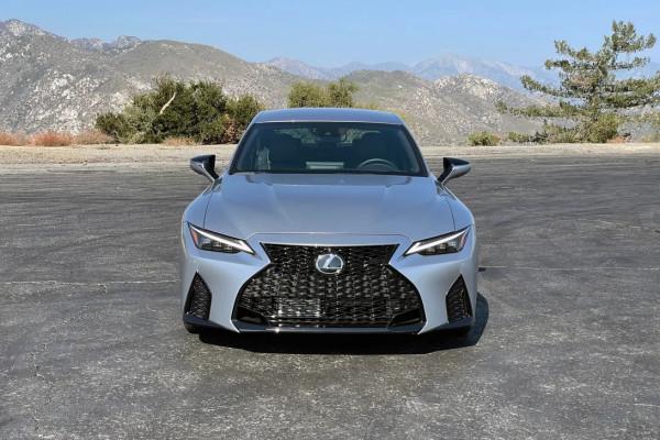 2022雷克薩斯IS 500搭載V8發動機，起步價57575美元，你會選擇嗎？