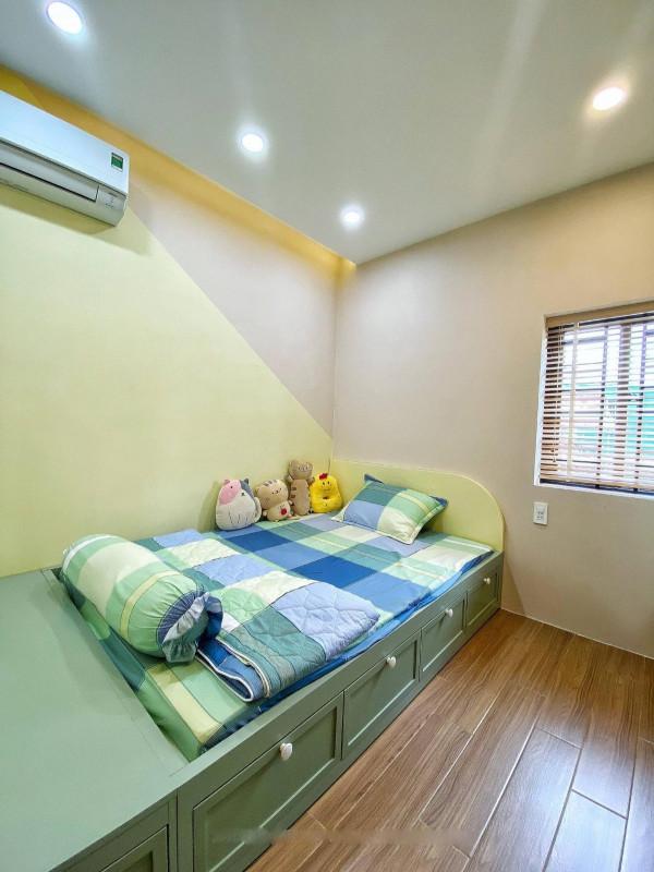 破舊商鋪租不出去,花費24萬重建躍層自住,為什麼不多蓋幾層? 破舊商鋪租不出去,花費24萬重建躍層自住,為什麼不多蓋幾層?