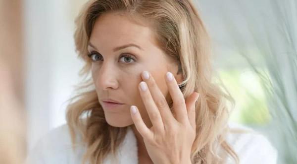 想要比同齡人老得慢，堅持這3個好習慣，面板會逐漸細膩有光澤