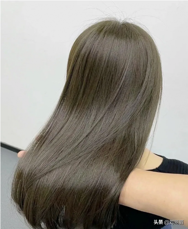 元旦爆款髮型分享，氣質燙髮洋氣卷，特色短髮顯白染