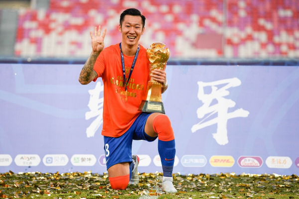 再見徐新！曝孫祥在國家隊挖人，泰山主力被挖走，海港不講武德？