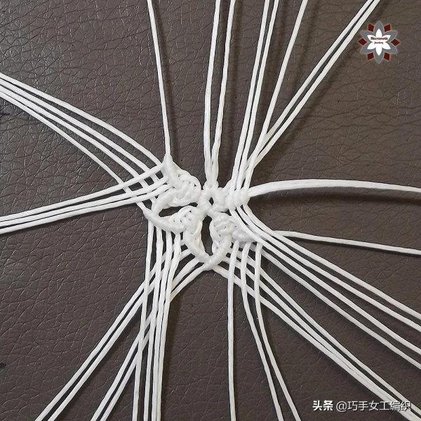 用繩子就能編出漂亮的雪花，超詳細的教程，一步一步教你編
