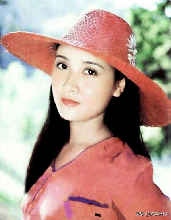 王扶林說，鄧婕這張臉，就是&OpenCurlyDoubleQuote;上鏡臉&rdquo;，這些照片是最好的證明