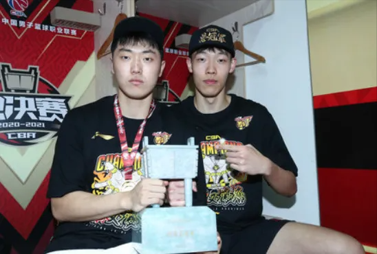 粵晉賽後！杜鋒批年輕球員+2傷員情況，徐傑不滿4點，楊學增贊3點