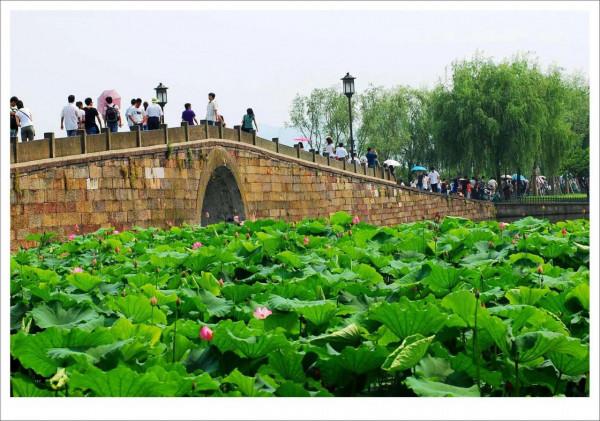 西湖遊記（詩一首，唯美生動）